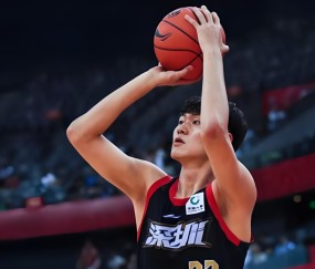 乐鱼体育平台-赢山西10分！CBA名记大赞深圳队1人：拥有这样的球员，很幸运