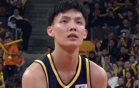 乐鱼体育中心-广东今日早报！徐杰深夜发声，杜锋又被喊下课，胡明轩最新伤情